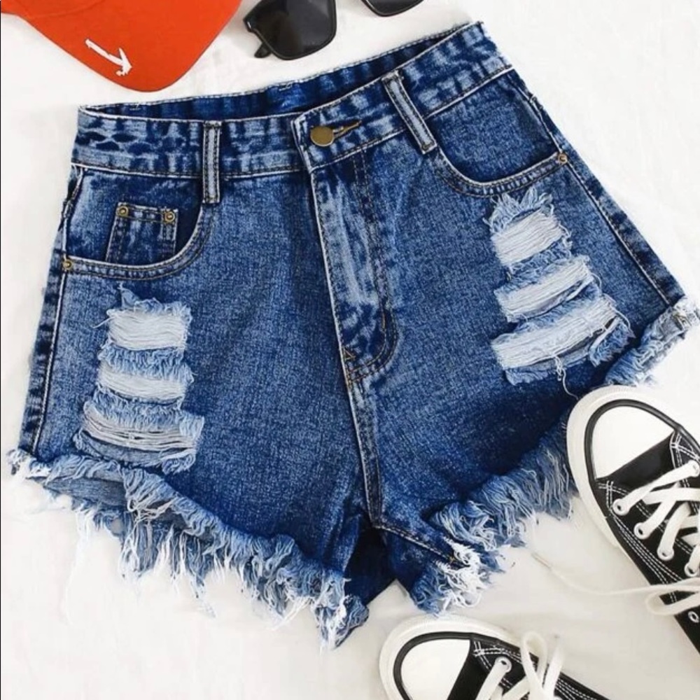 HIGH WAISTED SHORTS